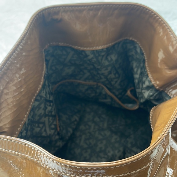 Escada patent leather purse - Picture 5 of 11